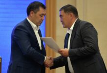 Кыргызстанцы стали меньше доверять Жапарову и Ташиеву — исследование