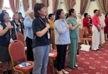 Омбудсмен предложила засчитывать женщинам воспитание детей в трудовой стаж