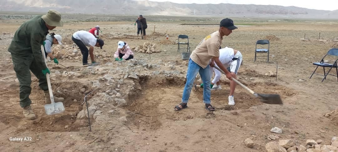 В Баткене обнаружили человеческие останки и предметы, датируемые I-VI веками