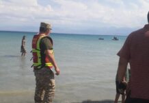 На Иссык-Куле спасли отдыхающих, которых на матрасе унесло далеко от берега