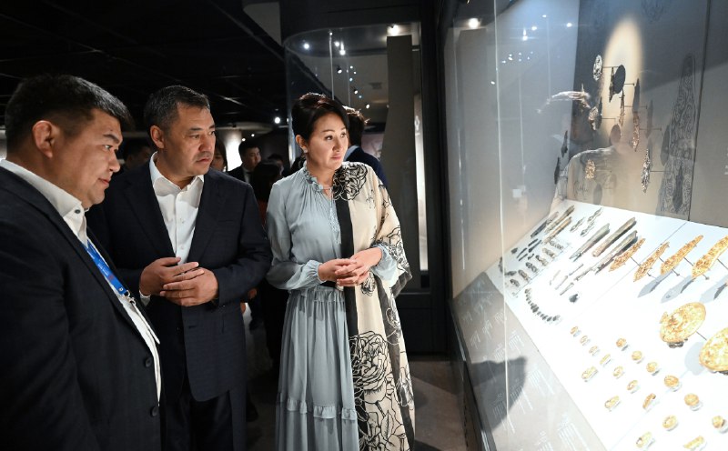 48245778 6c02 478d 8799 b00a0160bca5 Садыр Жапаров вместе с супругой посетили музей «Чингисхан» в Улан-Баторе - фото