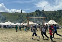 На Иссык-Куле прошел международный фестиваль Happy Yurta Fest — 2023 — фото