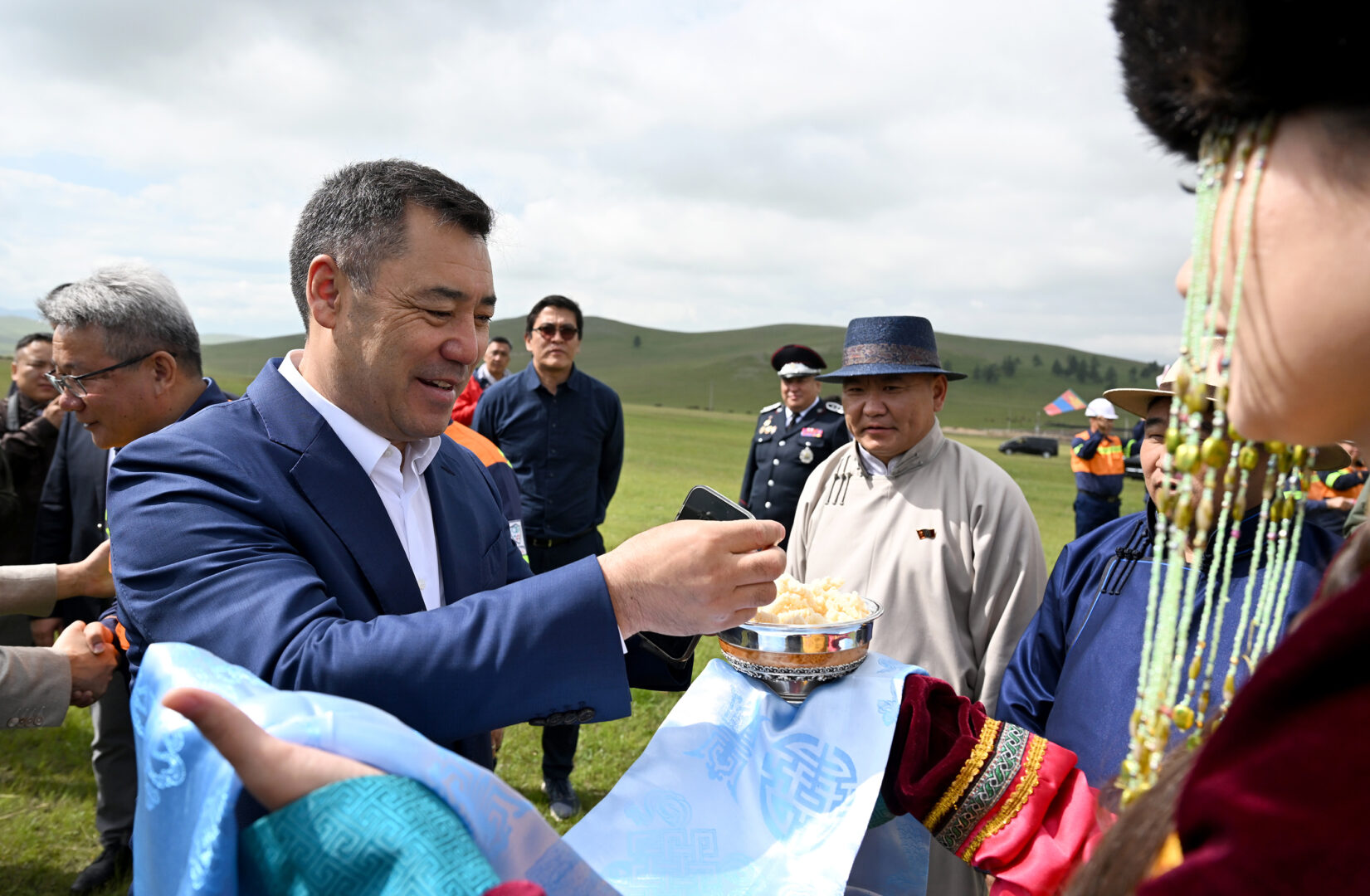 5e Садыр Жапаров в рамках госвизита в Монголию прибыл в город Эрдэнэт ￼ ￼