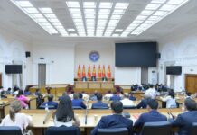 Акылбек Жапаров встретился с представителями бизнес-сообщества страны