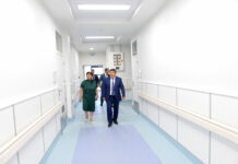 Акылбек Жапаров ознакомился с ходом строительства Перинатального центра