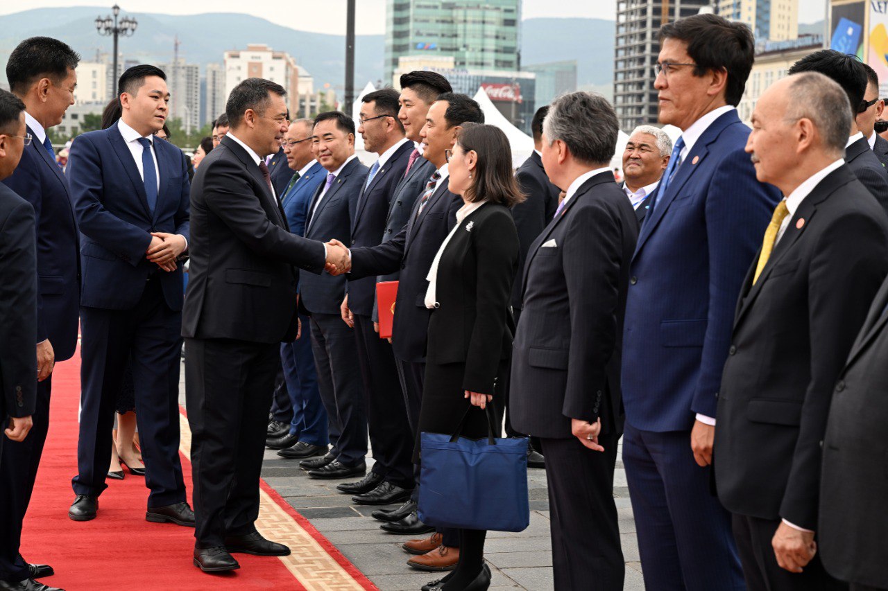 667540a6 a58e 464b 84dd 5d3625f03b37 В Улан-Баторе состоялась церемония официальной встречи президентов Кыргызстана и Монголии 