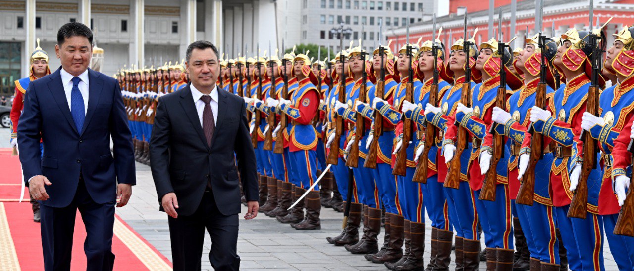 82c1fa29 8ad9 486e 935d 967feb004c7e В Улан-Баторе состоялась церемония официальной встречи президентов Кыргызстана и Монголии 