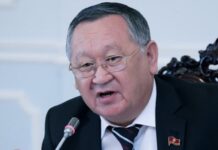 Госслужащих, которые не смогут подтвердить знание кыргызского языка, уволят, — Осмоналиев