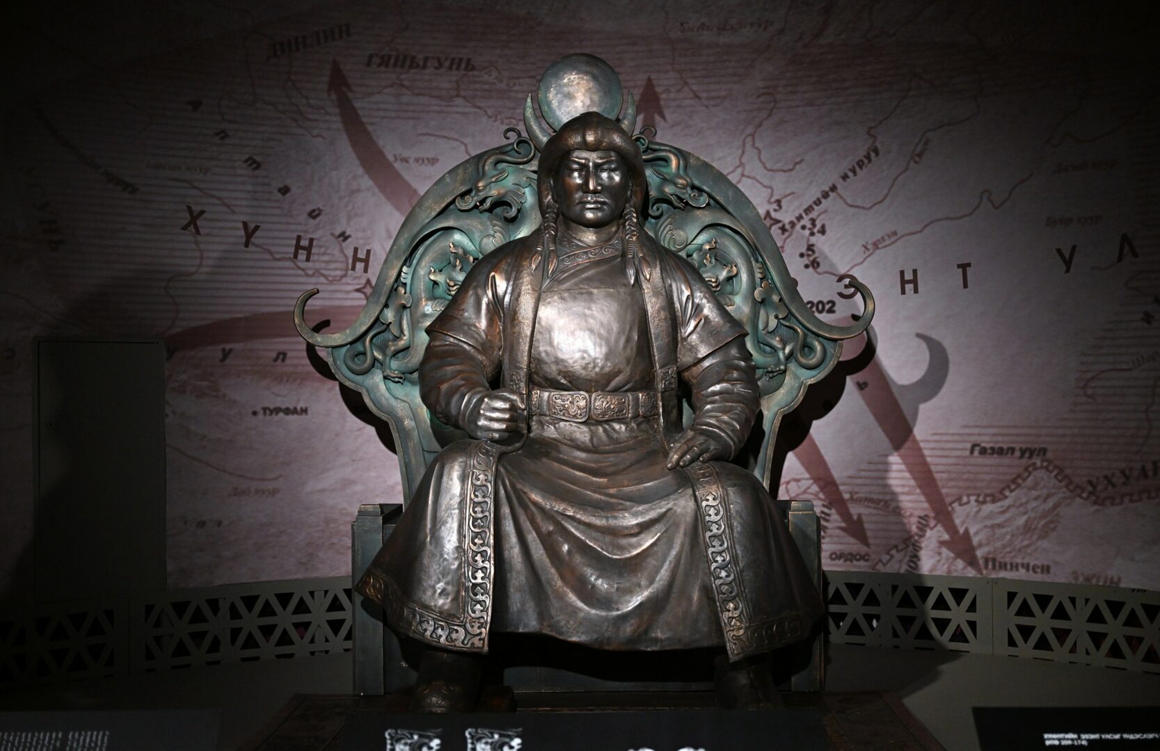 b1b2b9ba 4069 46ae bb43 69adc13b724a Садыр Жапаров вместе с супругой посетили музей «Чингисхан» в Улан-Баторе - фото