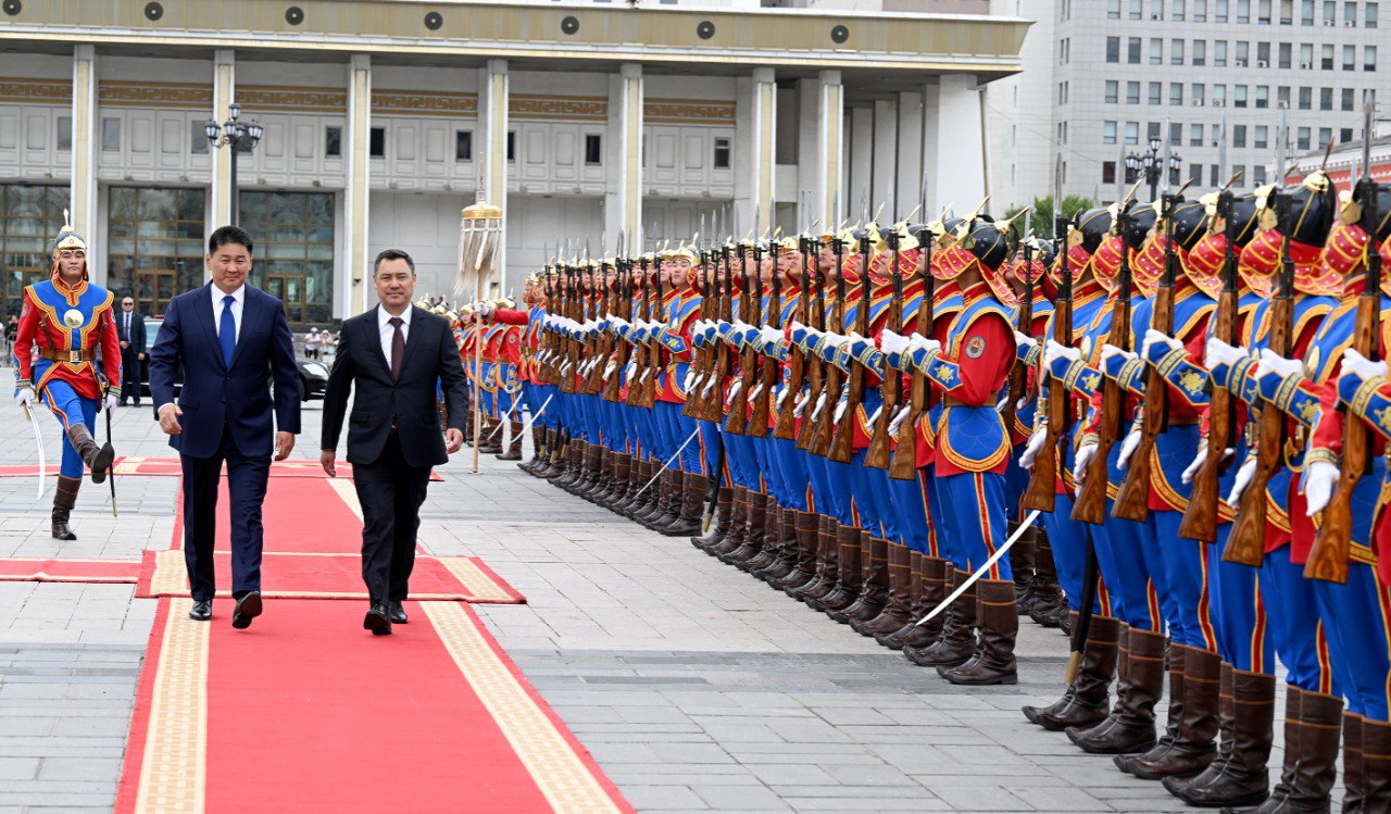 c3421b42 7a4d 408d 8178 72141ea243c6 В Улан-Баторе состоялась церемония официальной встречи президентов Кыргызстана и Монголии 