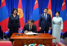 Садыр Жапаров Монголияда кандай документтерге кол койду? Тизме