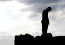 Бишкекте 9-кабаттан секирүүгө аракет кылган бала куткарылды