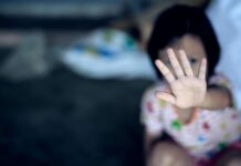 Түптө 3 кыз өгөй таятасы тарабынан зордукталып жүргөн