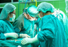 Спецоперация в Дмитриевке. МВД наградило врача, проводившего операцию раненому силовику