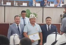 Икрамжан Илмиянов стал почетным гражданином Лейлекского района