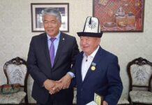 Шайлообек Дүйшеевге ТҮРКСОЙдун медалы ыйгарылды