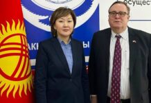 Акыйкатчы АКШ элчиси менен өлкөдөгү адам укугунун абалын талкуулады