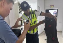 Выпускник автошколы пытался сжульничать при сдаче экзамена на права