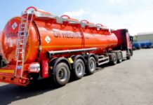 Казахстан продлил запрет на вывоз бензина и дизтоплива