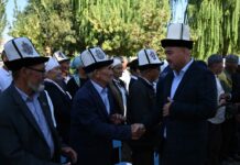 Нурланбек Шакиев жумушчу сапары менен Өзгөн районуна барды