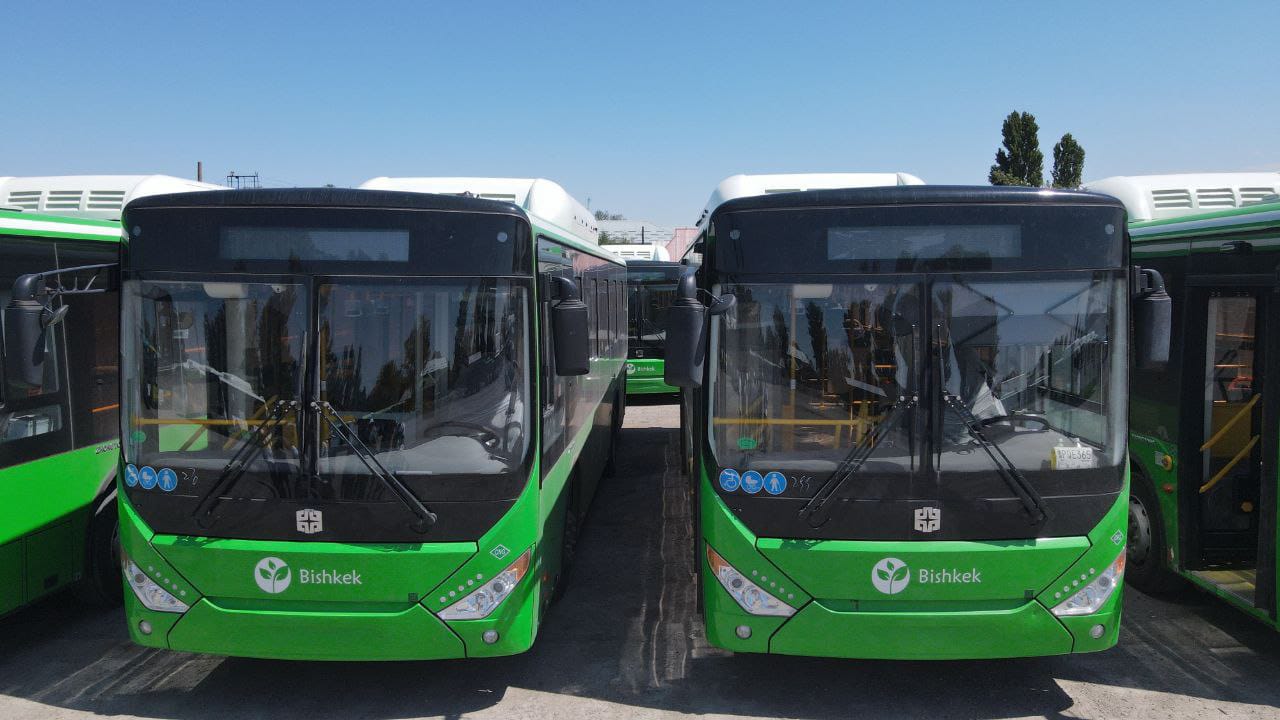 305000 В Бишкек прибыли 25 новых автобусов из Китая - фото