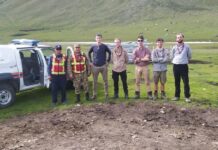 Спасатели нашли туристов из Австрии, которые заблудили в горах на Иссык-Куле