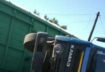 Бишкекте поезд менен жүк ташыган унаа кагышты