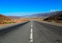 На Иссык-Куле в ДТП погибли восемь человек, в том числе дети