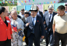 Акылбек Жапаров открыл новый детский сад в Джети-Огузе — фото