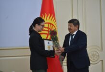 «Эл үмүтү»: жеңүүчүлөргө сертификаттар тапшырылды