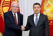 Садыр Жапаров встретился с министром иностранных дел Палестины