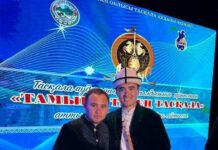 Казакстанда өткөн айтышта Арген Биймырза уулу баш байгени жеңди