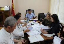 Не успели пройти электронную запись в школу? В районах созданы комиссии