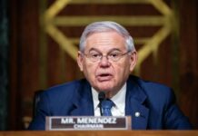 Сенатор США призвал Садыра Жапарова не помогать России уклоняться от санкций