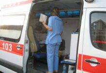 Ыкчам медициналык жардам көрсөтүү борборунун кызматкерлери митингге чыгышты