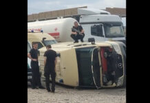 На объездной в результате ДТП перевернулась инкассаторская машина — видео