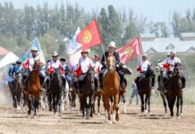 Садыр Жапаров открыл первый Кубок мира среди клубных команд по кок-бору