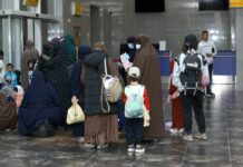 Сириядан Кыргызстандын 95 жараны атайын учак менен алып келинди