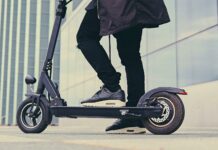 В Кыргызстане планируют ввести правила езды на электросамокате