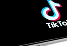 В Индонезии звезду тиктока посадили на 2 года за поедание свинины