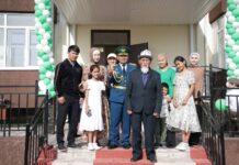 Сотрудникам пограничной службы вручены ключи от новых квартир