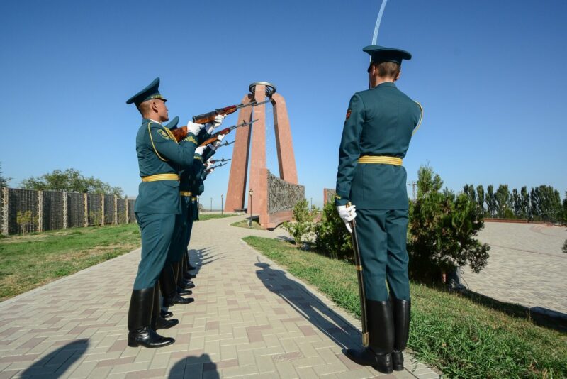 378813838 705063304982759 3050703818765928770 n Пограничная служба ГКНБ провела митинг-реквием, посвященный годовщине событий на кыргызско-таджикском участке госграницы