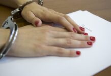 Акыйкатчы институту укук коргоо органдарын баласы оор абалда кармалган аялдын укугун камсыздоого чакырат