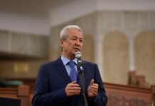 Адахану Мадумарову предъявили обвинение в госизмене