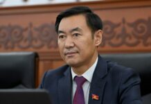 Мадумаровду коркунучтуу кылмышкерди кармап кеткендей кылбай, телефон менен чакырса өзү деле бармак