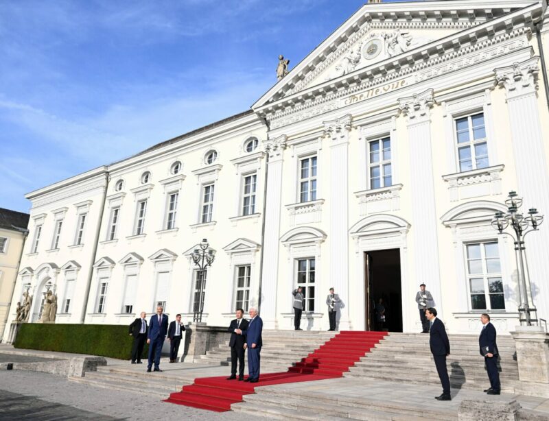photo1695980379 7 Садыр Жапаров встретился с президентом Германии Франком-Вальтером Штайнмайером 