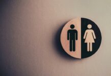 «Равные» права в КР. Среди губернаторов, мэров и акимов нет ни одной женщины