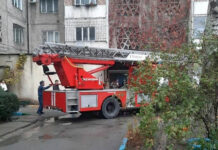 В Бишкеке в микрорайоне «Аламедин-1» загорелась квартира, пожарные спасли двух детей