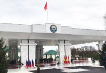 В Бишкеке состоялась церемония официальной встречи Садыра Жапарова и Владимира Путина