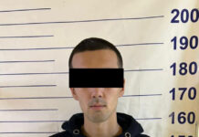 В Бишкеке мужчина, угрожая ножом, забрал у женщины свыше трех тысяч долларов